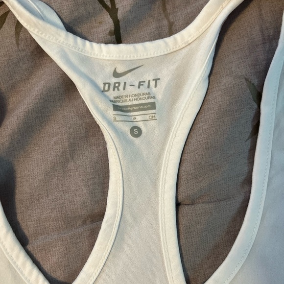 Nike Bundle dry fit sports bra medium + Nike small white tank 
NWOT - Picture 8 of 10